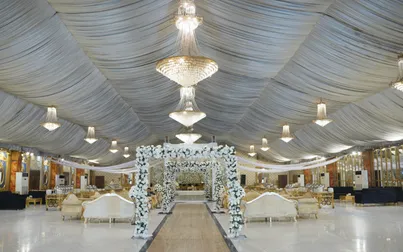 How do I choose the best event designer for my wedding?